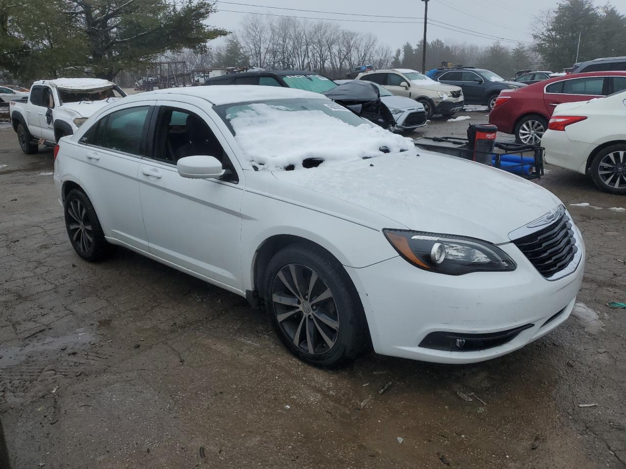 2013 Chrysler 200 - Image 4