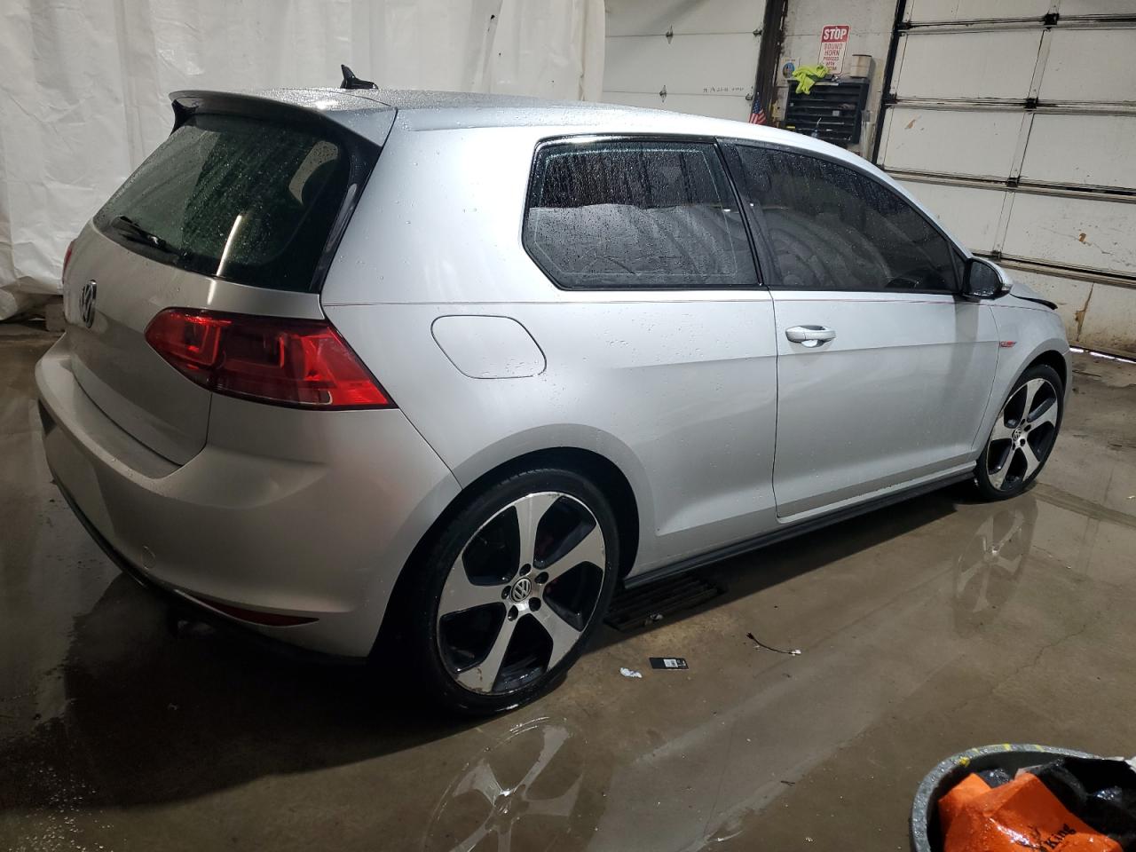 2016 Volkswagen GTI - Image 3