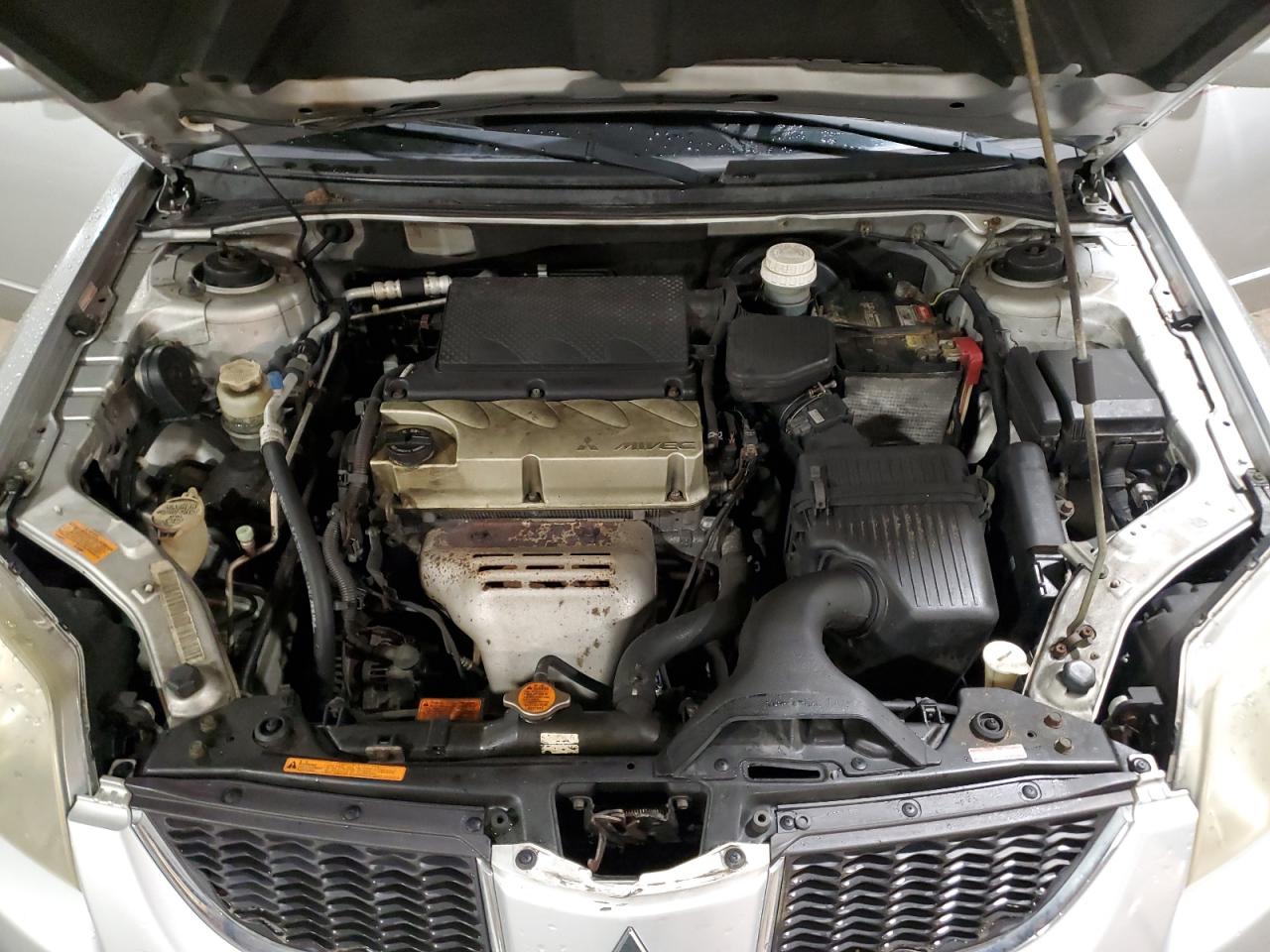 2006 Mitsubishi Galant - Image 12