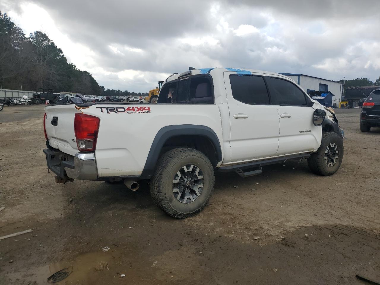 2017 Toyota Tacoma - Image 3