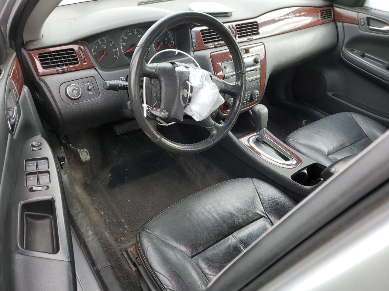 2010 Chevrolet Impala - Image 8