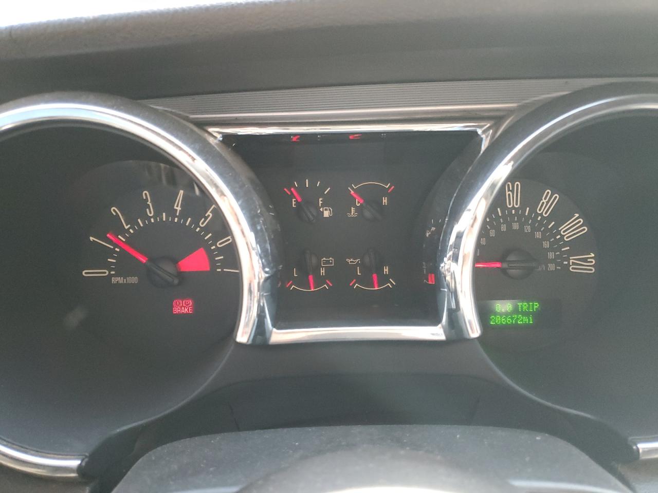 2005 Ford Mustang - Image 9