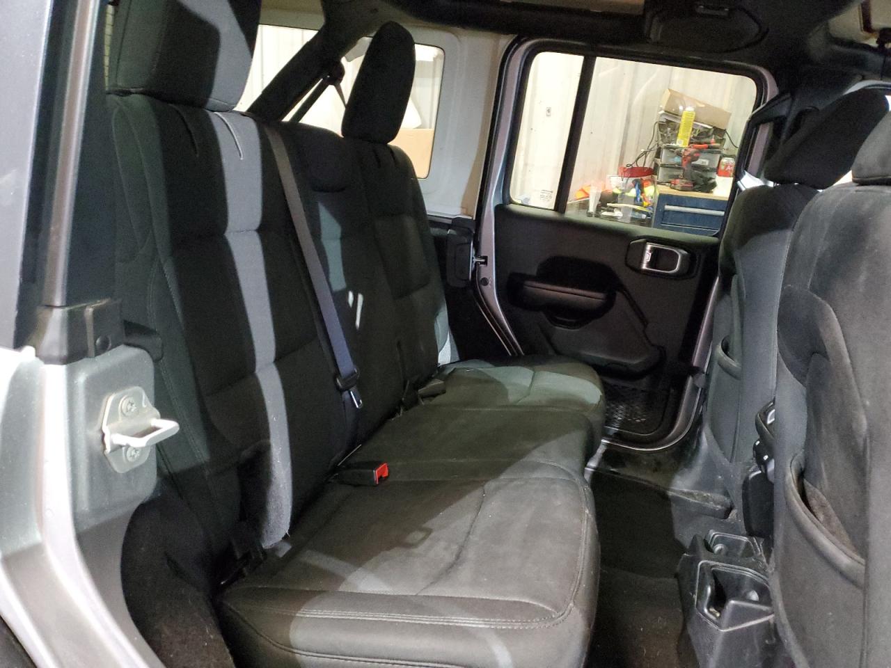 2019 Jeep Wrangler - Image 11