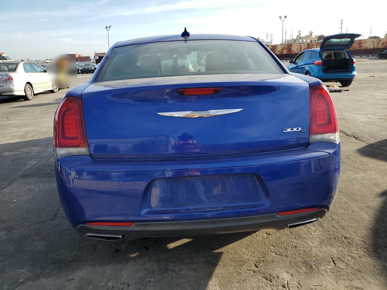 2018 Chrysler 300 - Image 6