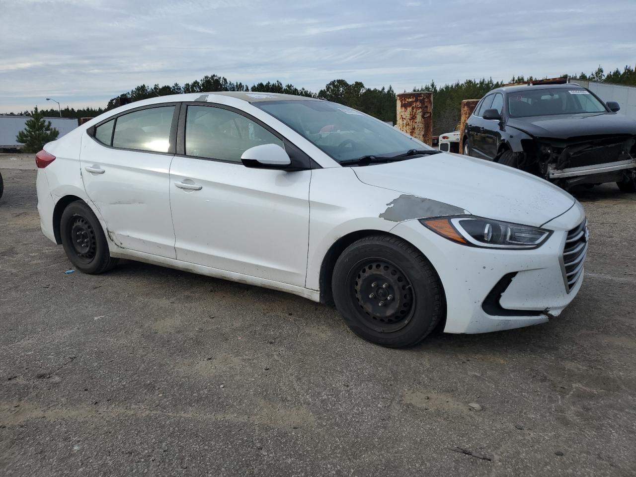 2017 Hyundai Elantra - Image 4