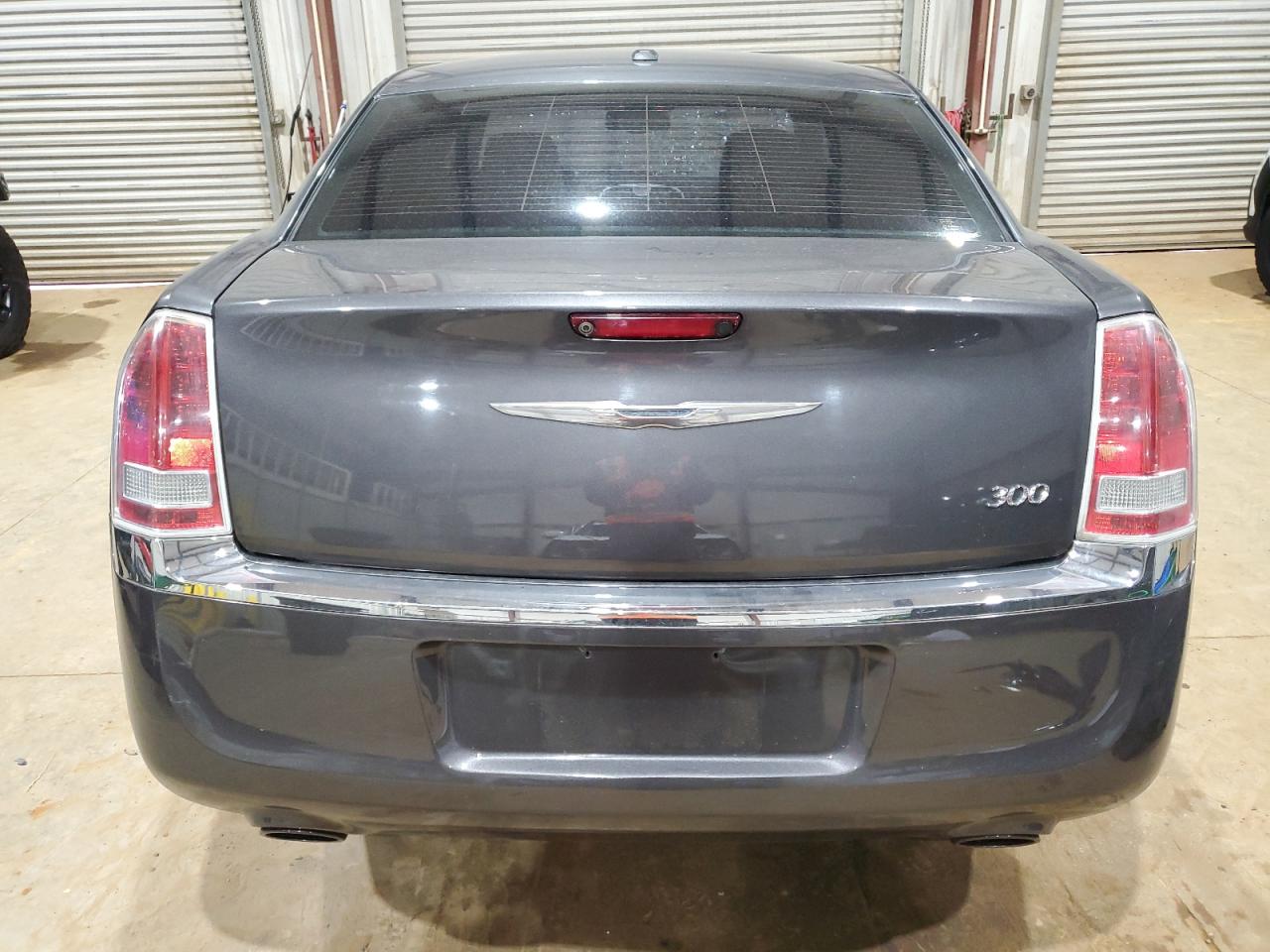 2013 Chrysler 300 - Image 6