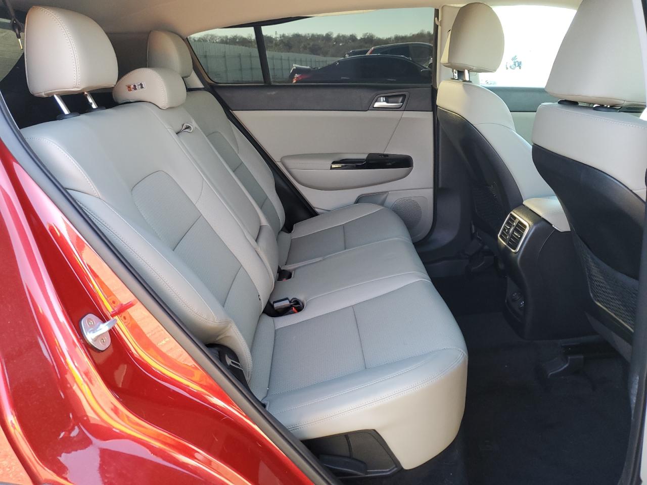 2020 Kia Sportage - Image 11