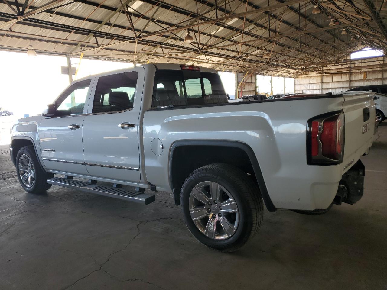 2018 GMC Sierra - Image 2
