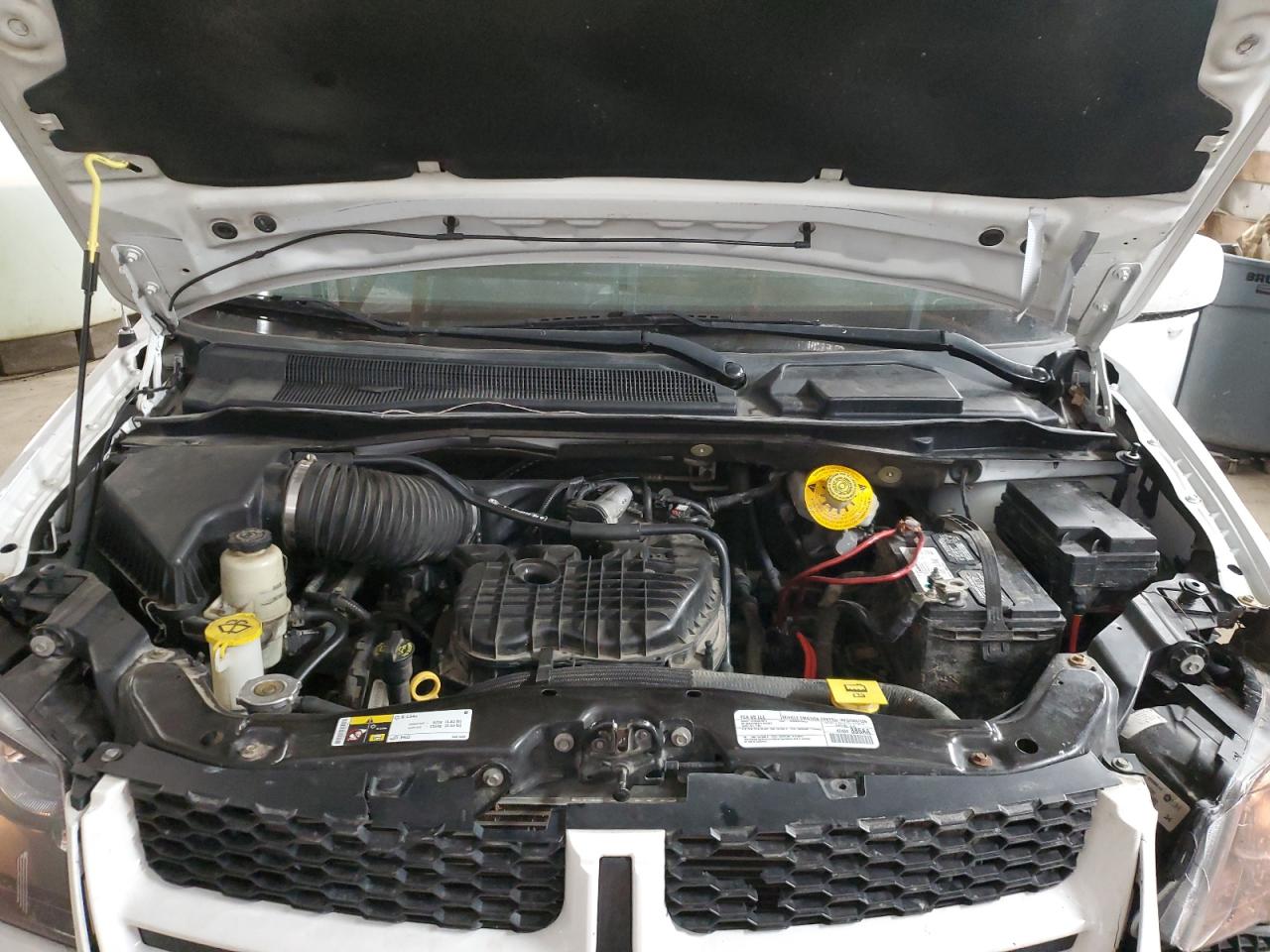 2017 Dodge Caravan - Image 12