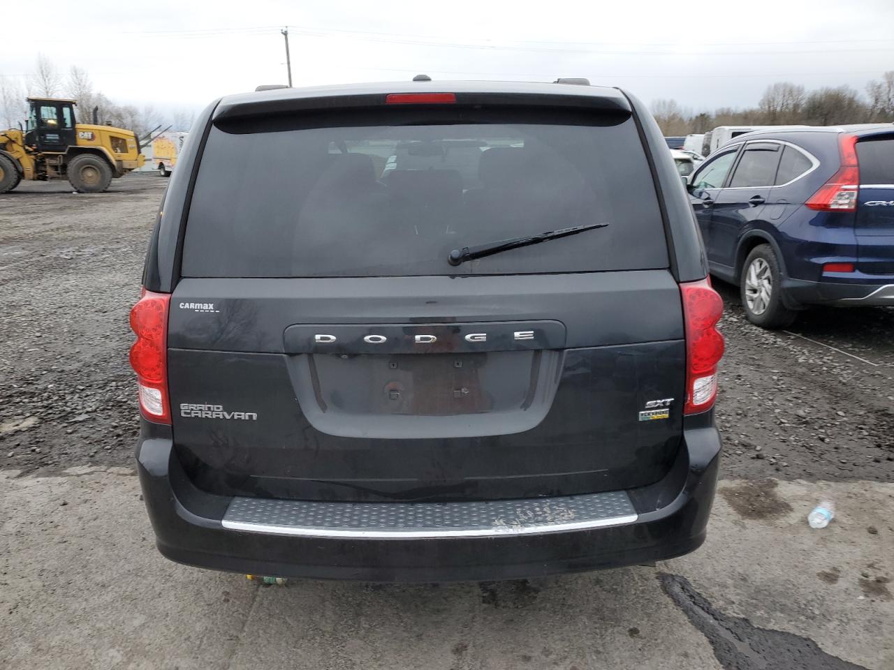 2018 Dodge Caravan - Image 6
