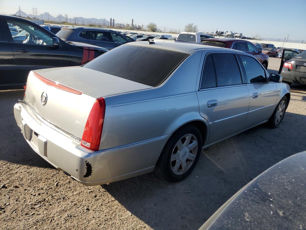 2006 Cadillac DTS - Image 3