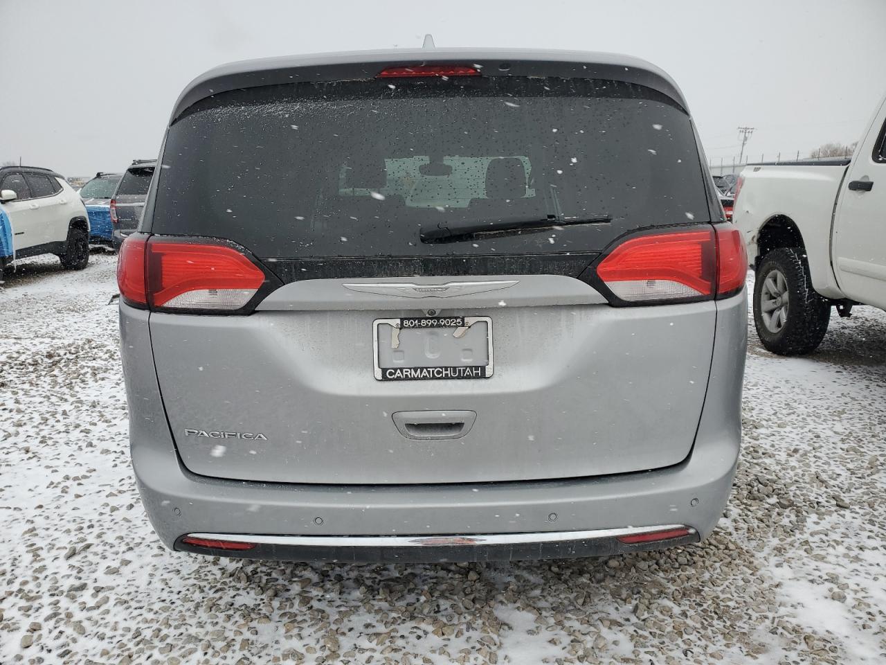 2017 Chrysler Pacifica - Image 6