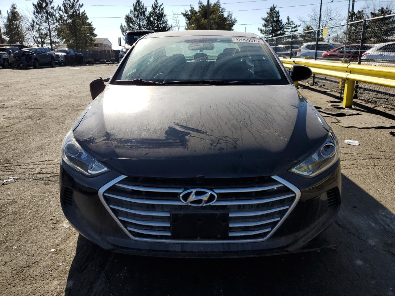 2018 Hyundai Elantra - Image 5