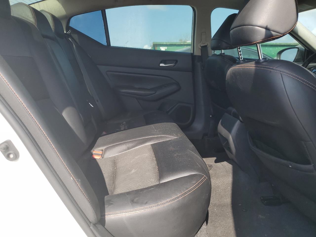 2021 Nissan Altima - Image 10