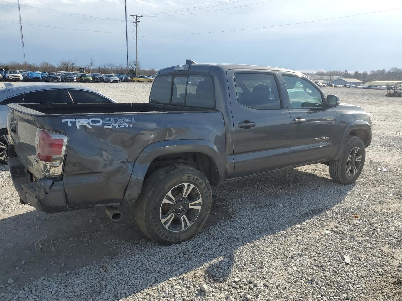 2016 Toyota Tacoma - Image 3