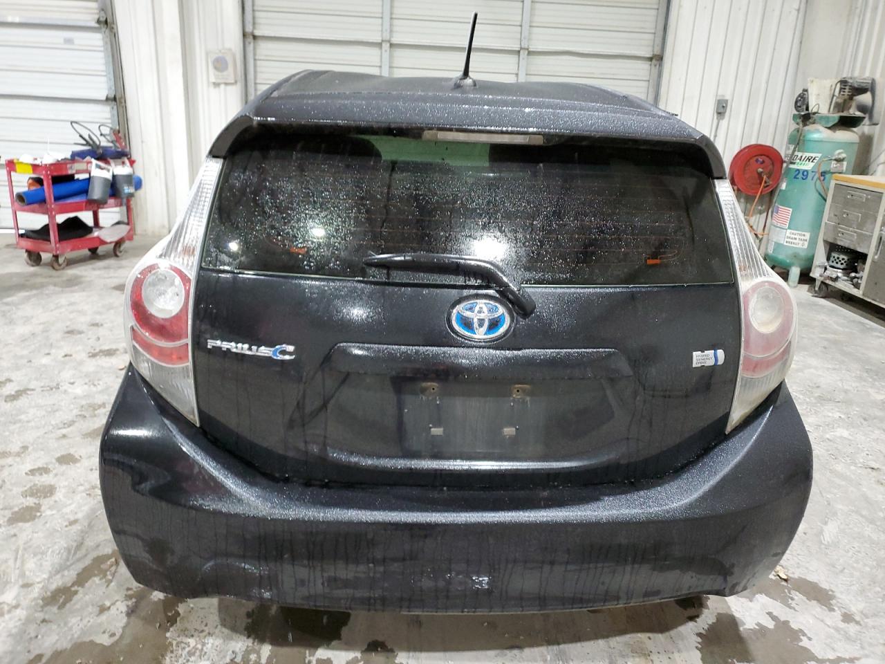 2012 Toyota Prius - Image 6