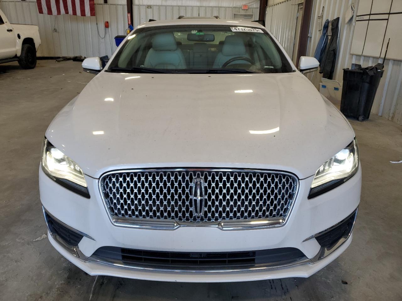 2017 Lincoln MKZ - Image 5