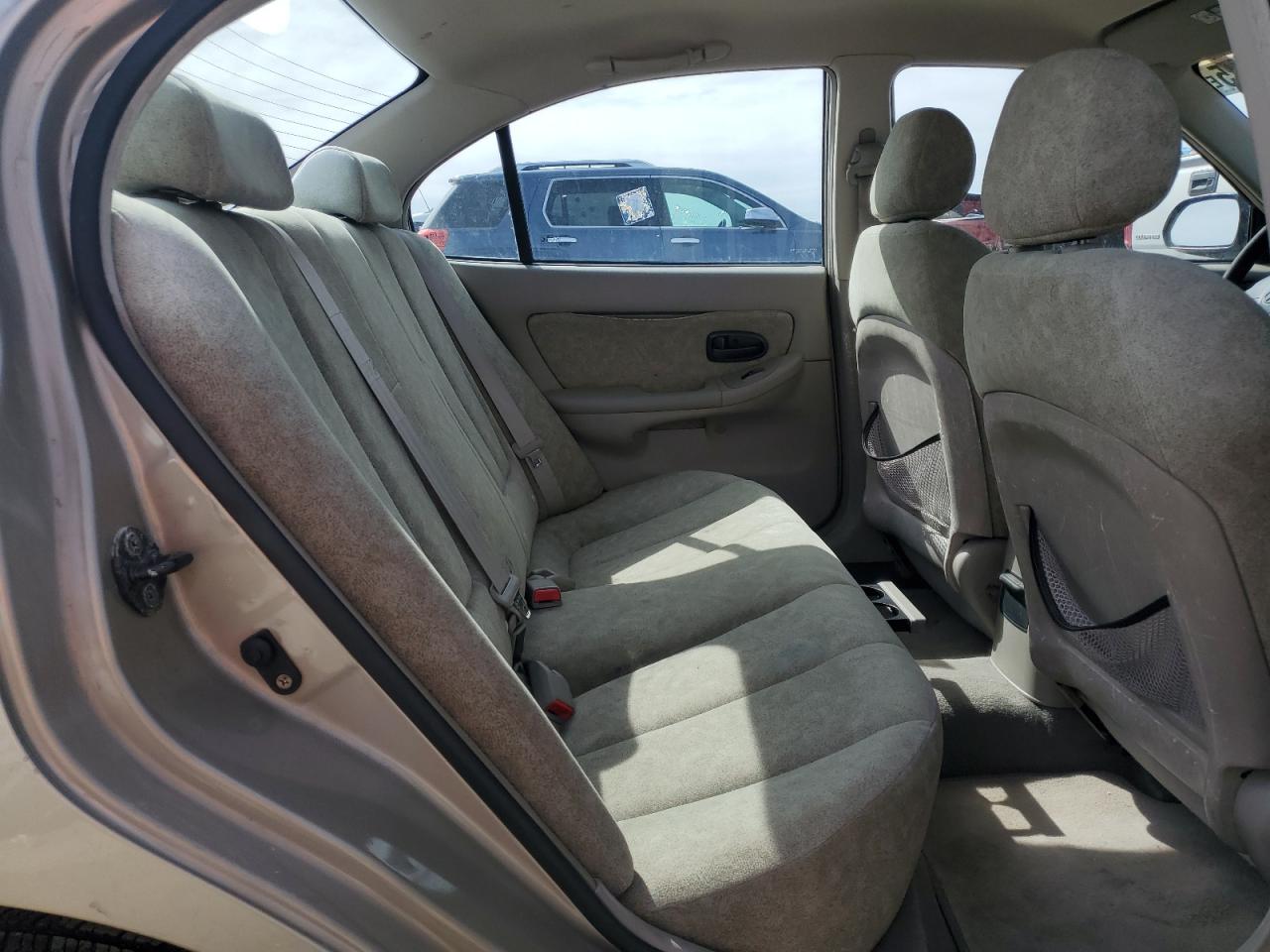2002 Hyundai Elantra - Image 10