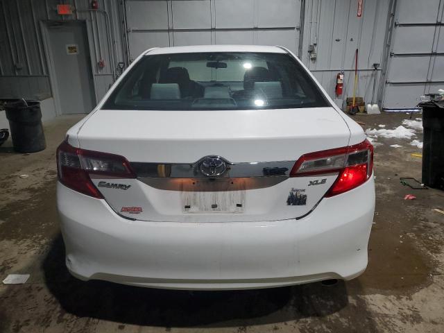  TOYOTA CAMRY 2013 Biały