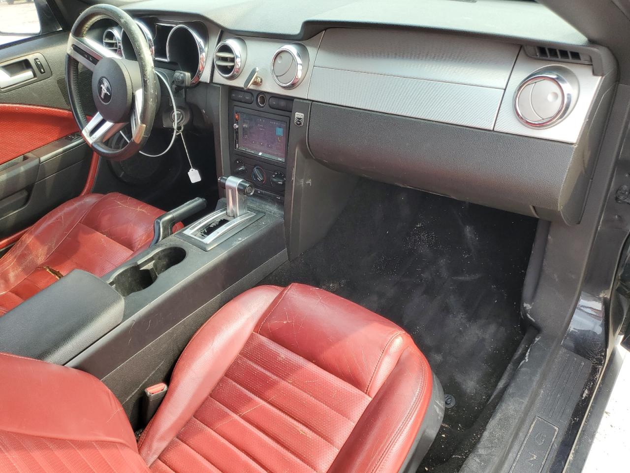 2005 Ford Mustang - Image 8
