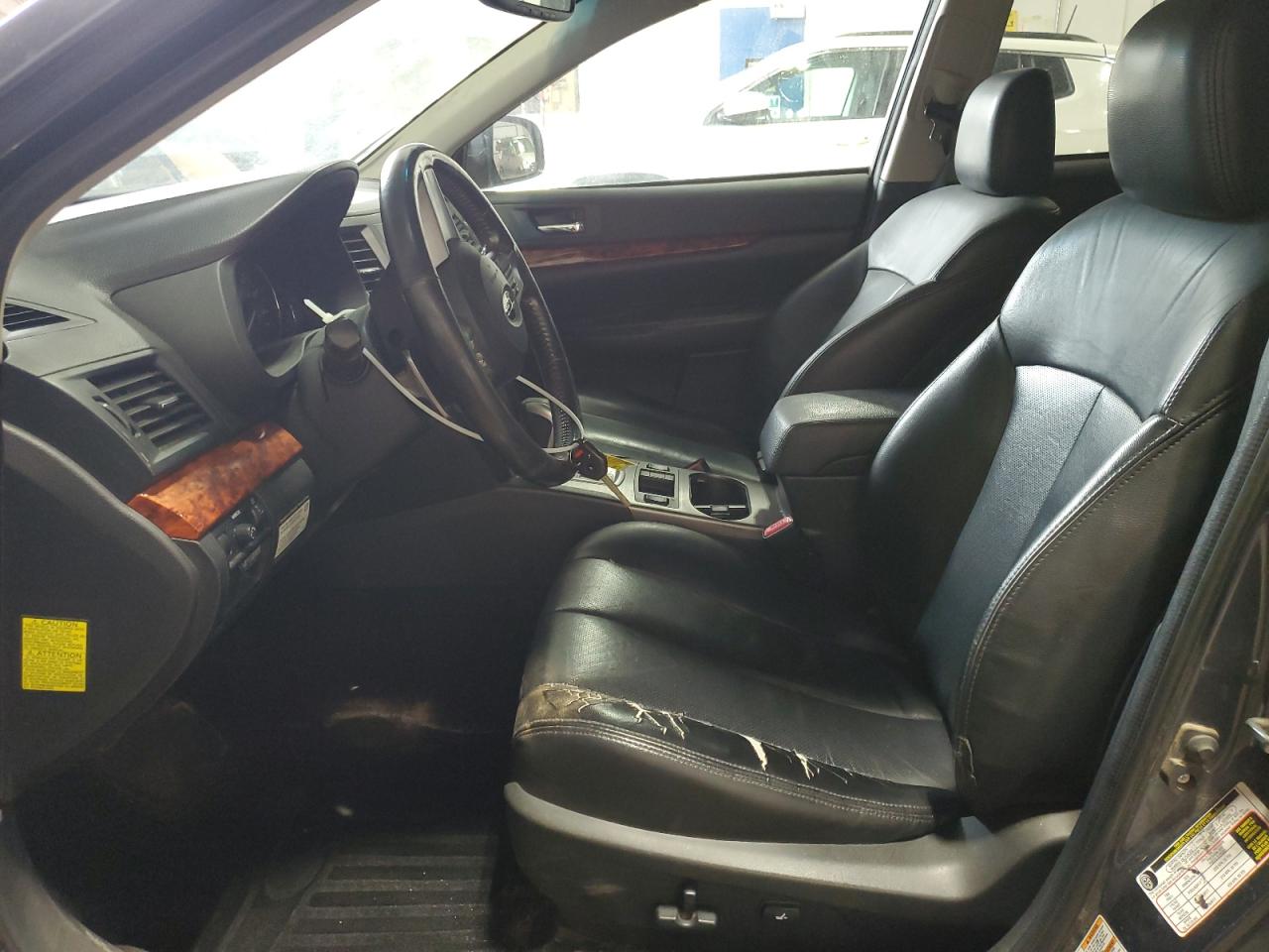 2010 Subaru Outback - Image 7