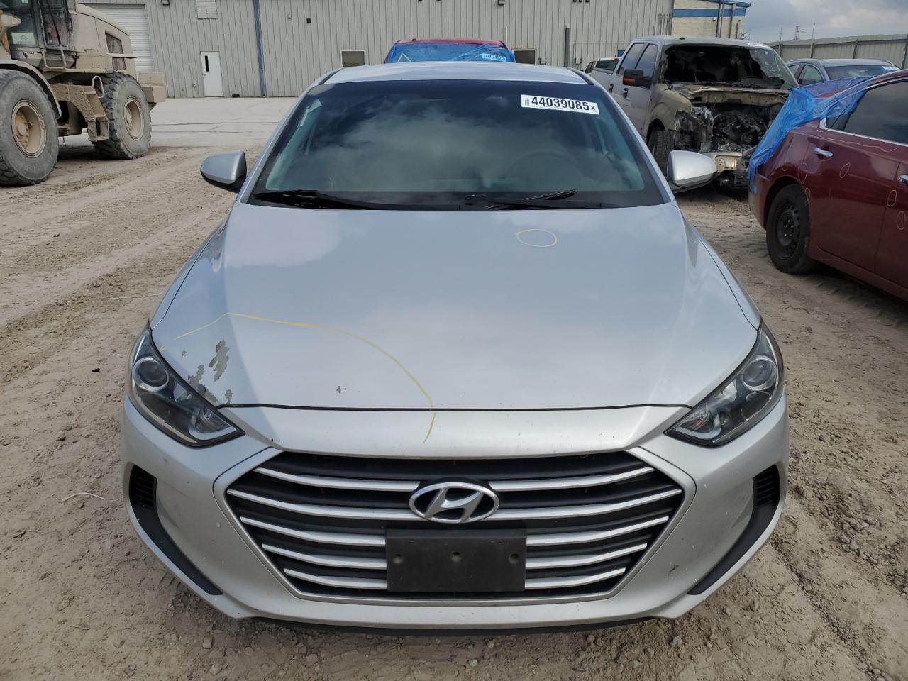 2017 Hyundai Elantra - Image 5