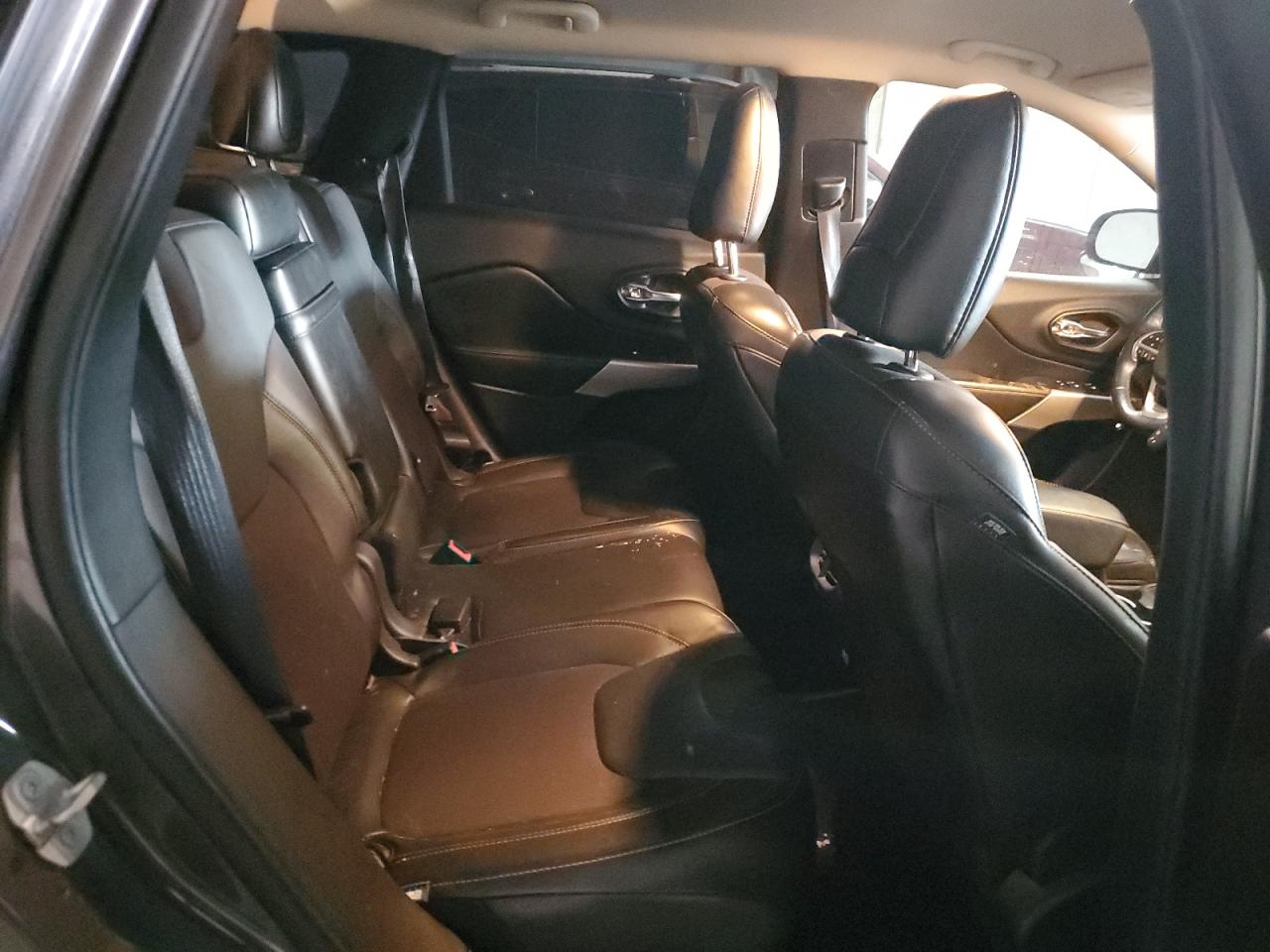 2018 Jeep Grand Cherokee - Image 11