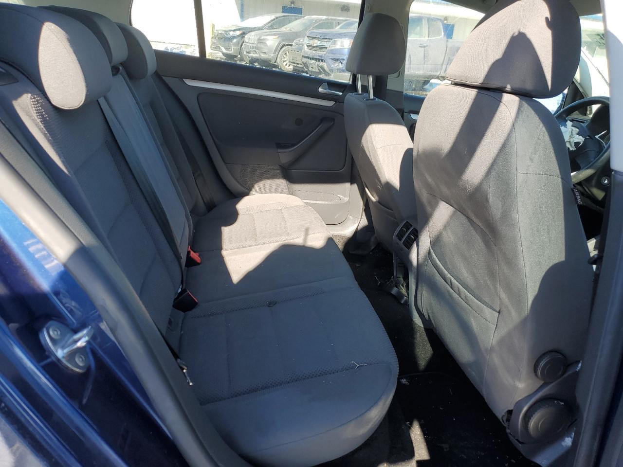 2008 Volkswagen Golf - Image 11