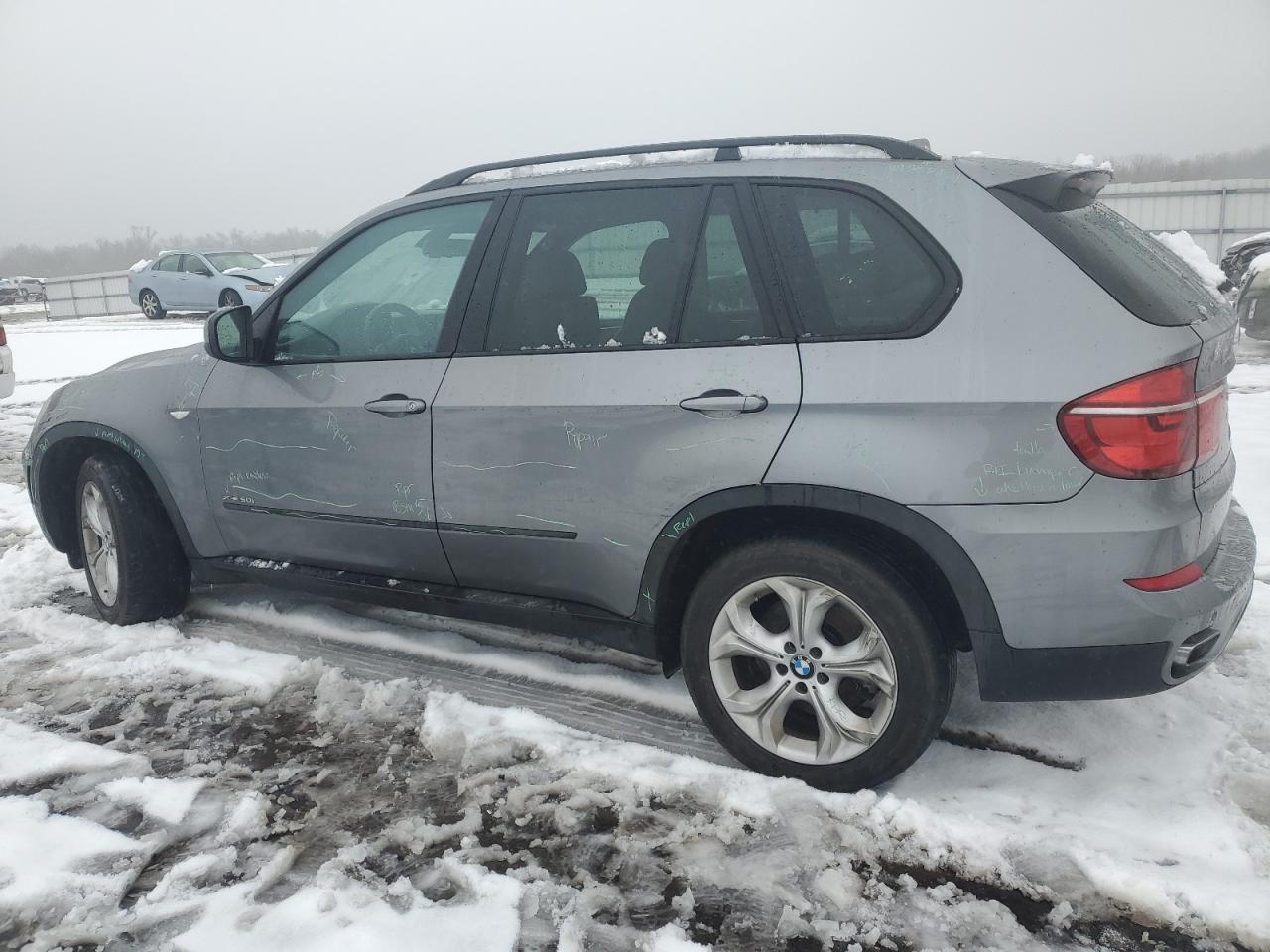 2011 BMW X5 - Image 2
