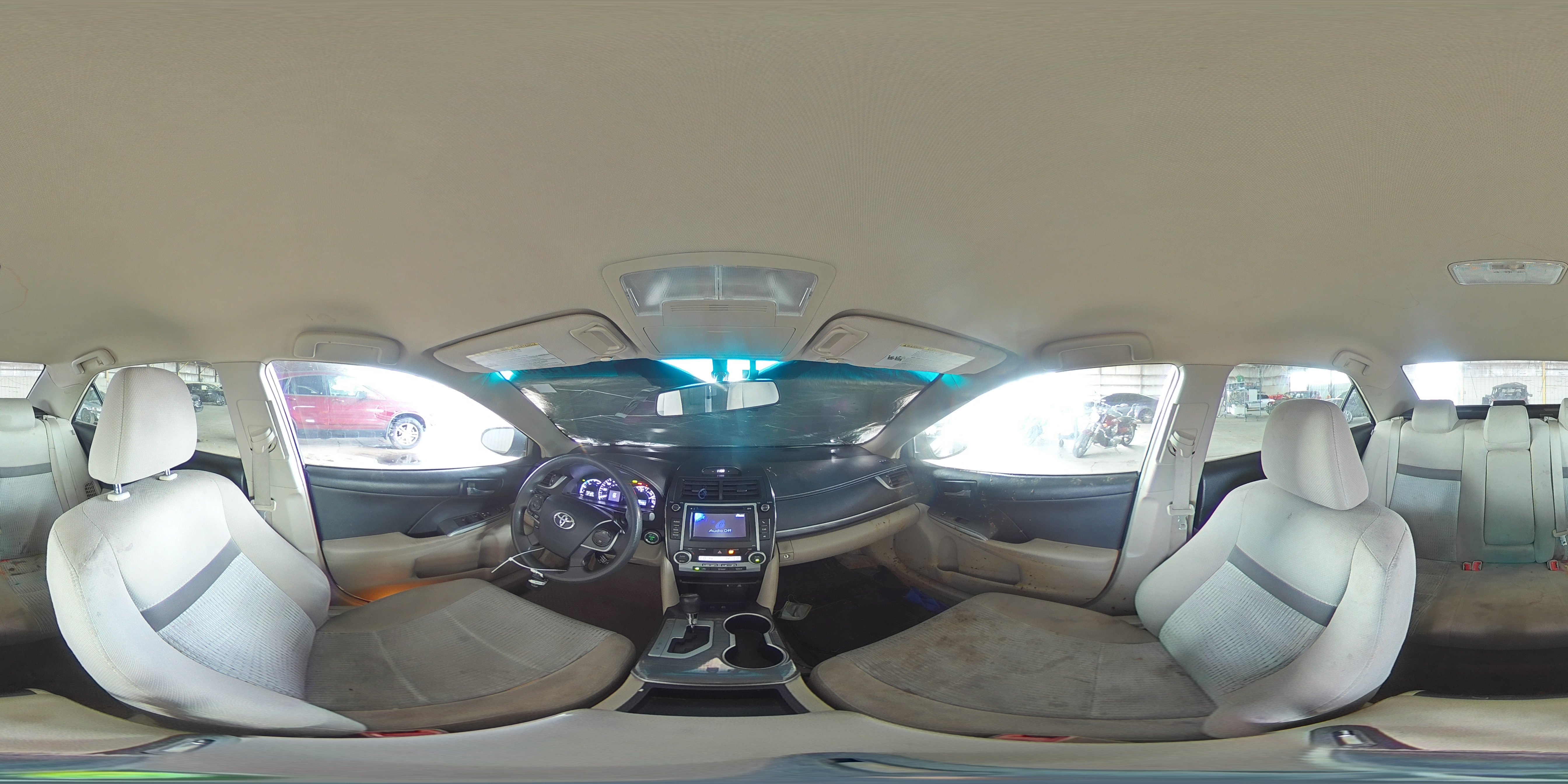2013 Toyota Camry - Image 12