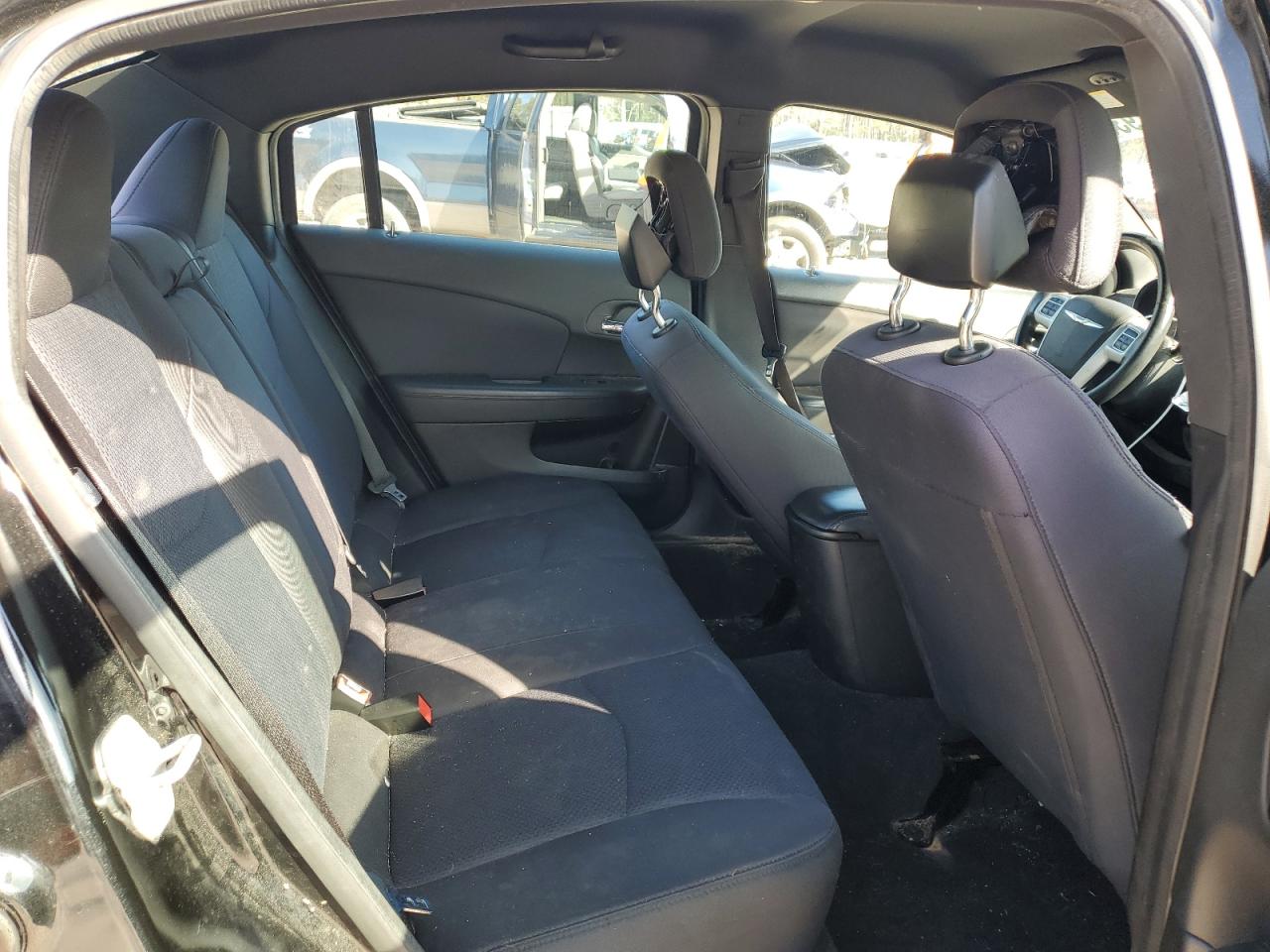 2013 Chrysler 200 - Image 10