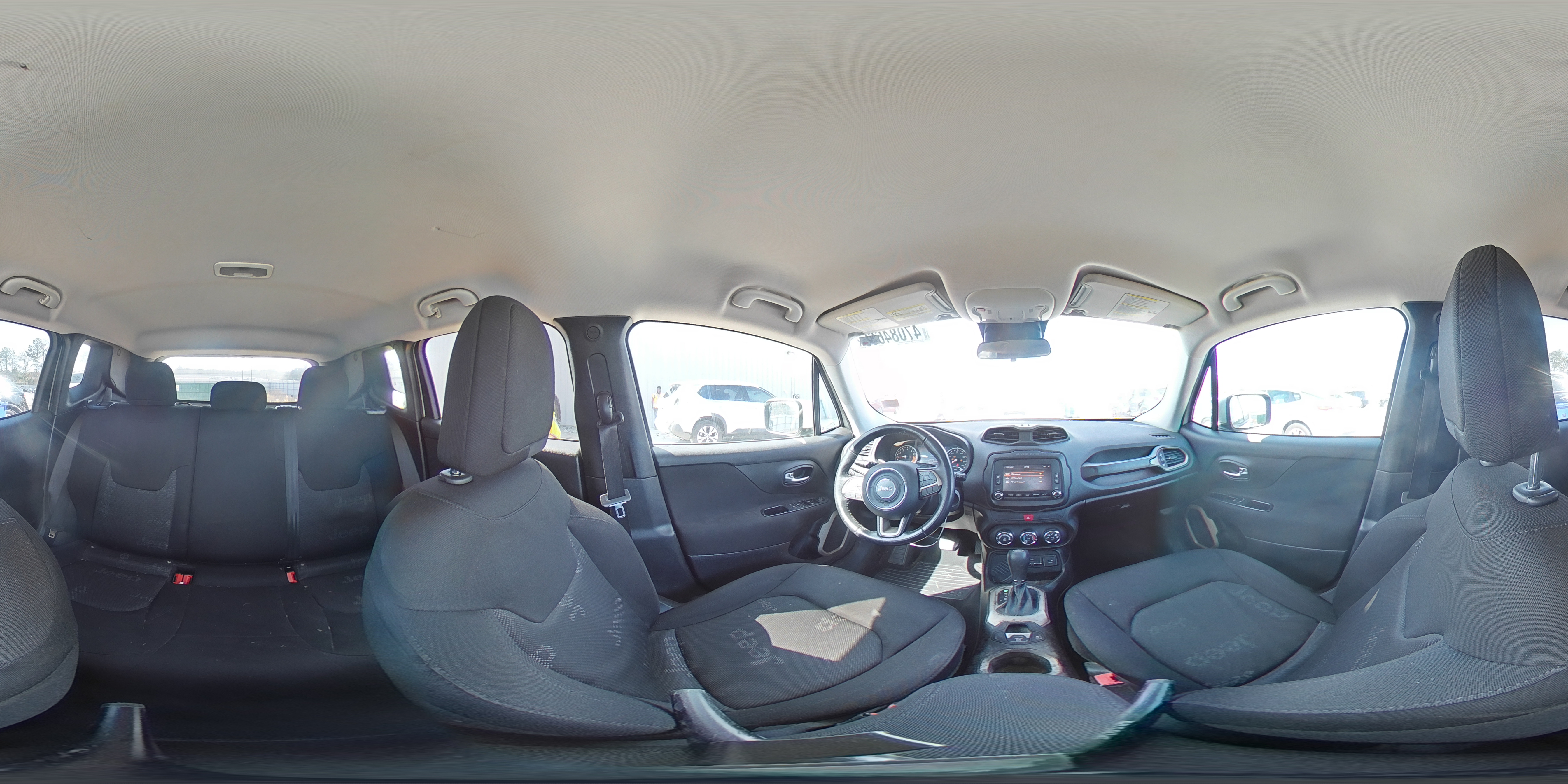 2017 Jeep Renegade - Image 16