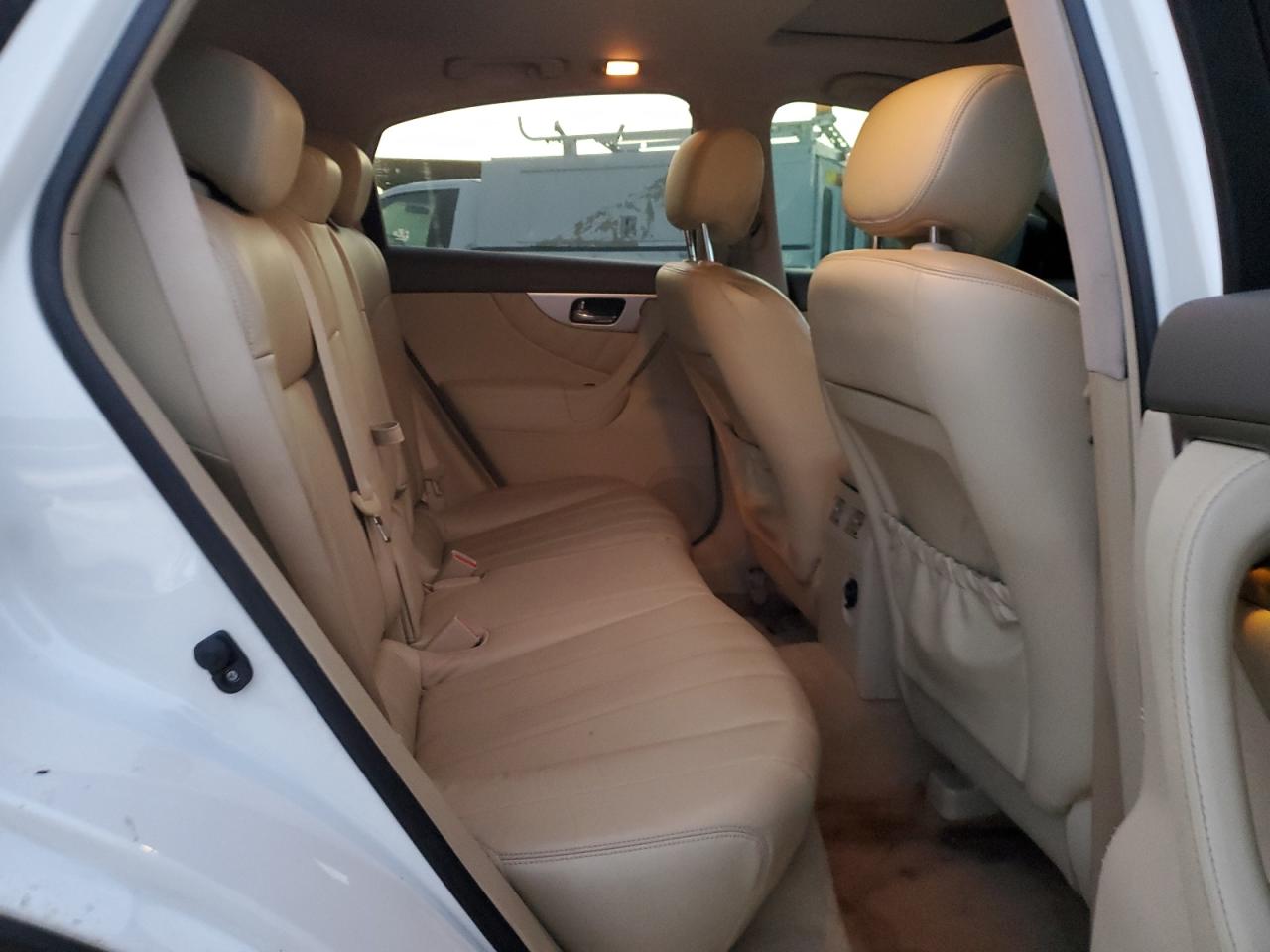 2017 Infiniti QX70 - Image 11