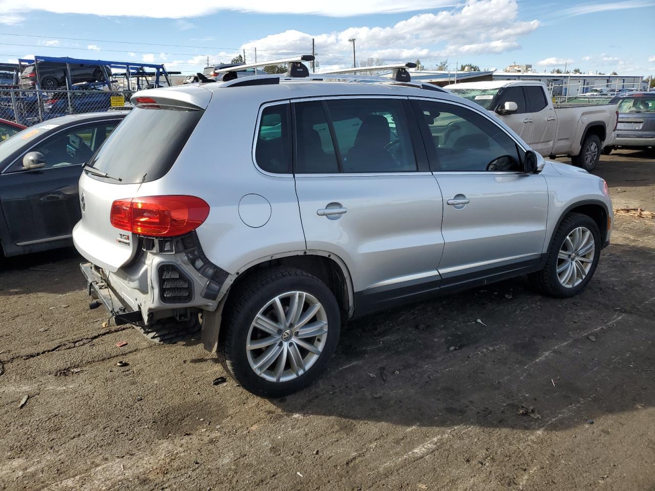 2016 Volkswagen Tiguan - Image 3