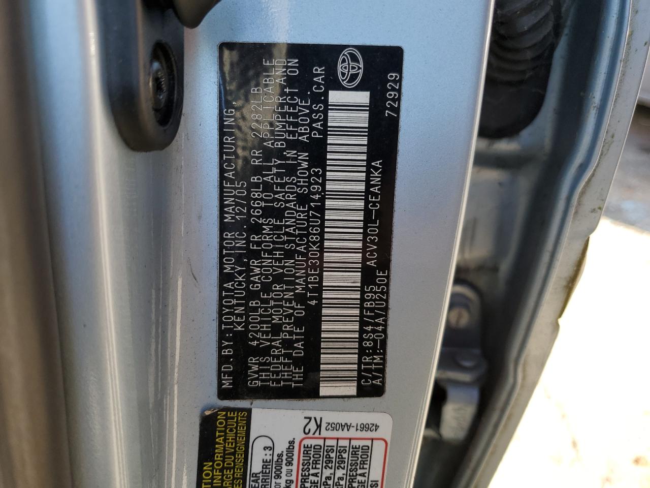 2006 Toyota Camry - Image 12