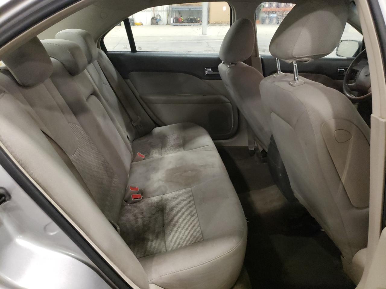 2010 Ford Fusion - Image 11