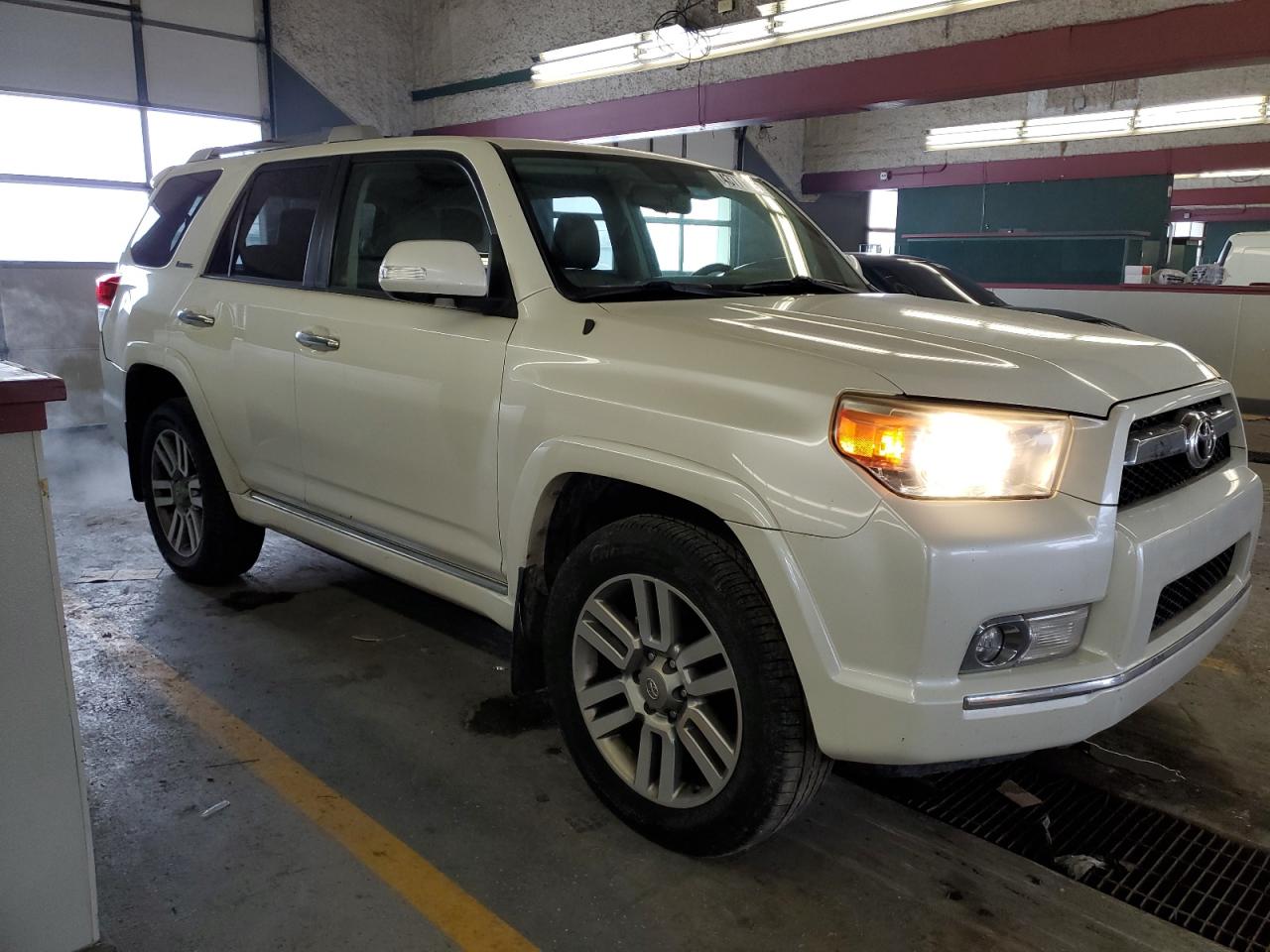 2013 Toyota 4Runner - Image 4