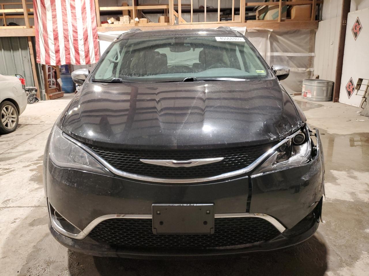 2017 Chrysler Pacifica - Image 5