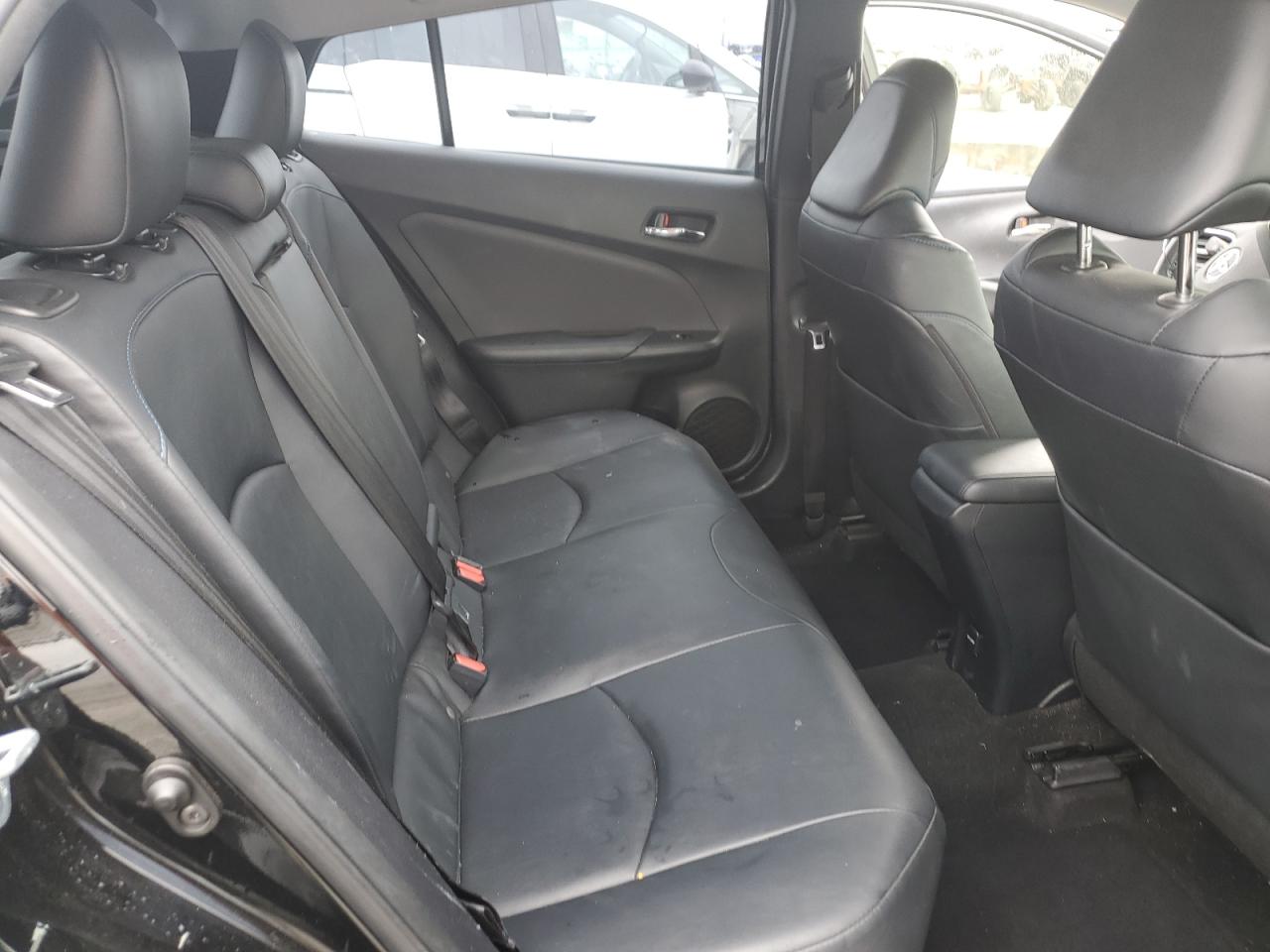2017 Toyota Prius - Image 10