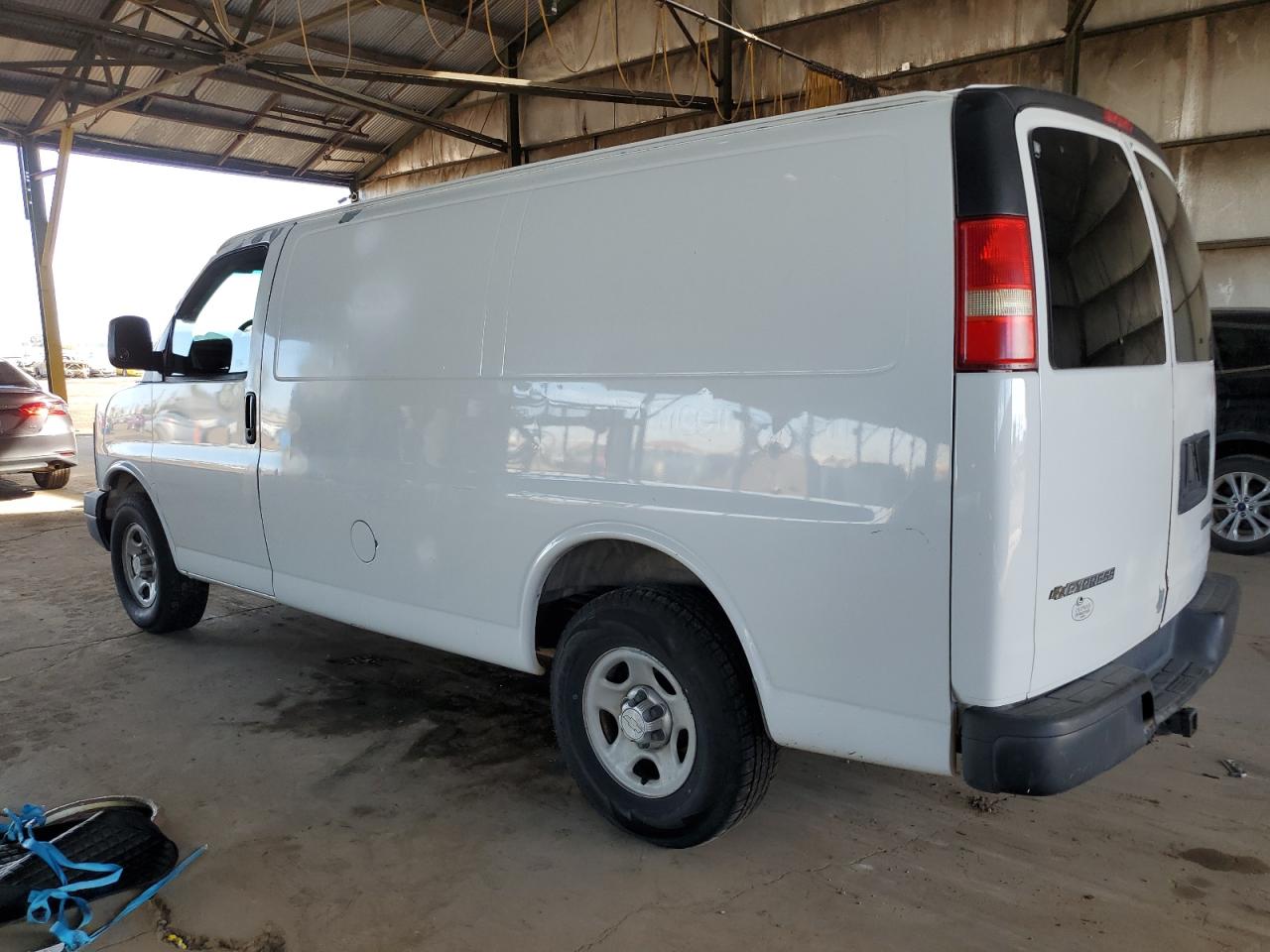 2006 Chevrolet Express - Image 2
