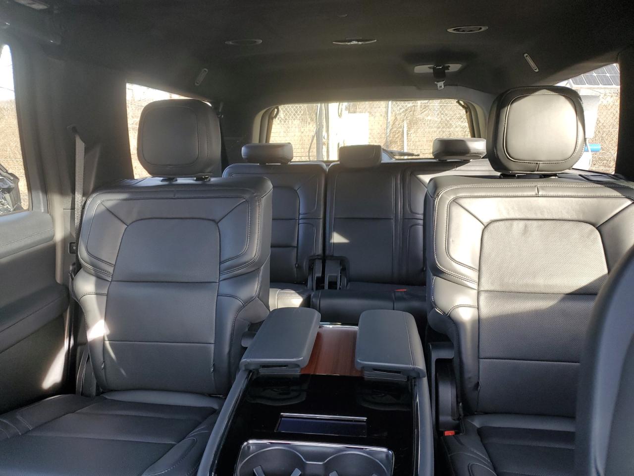 2024 Lincoln Navigator L Reserve VIN: 5LMJJ3LG4REL10785 Lot: 44108185