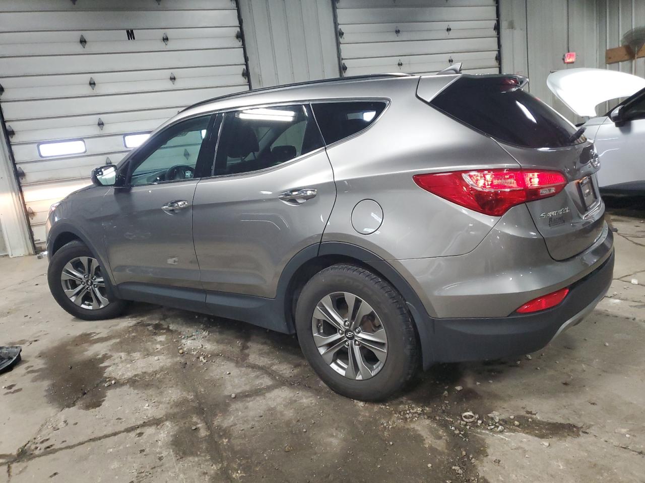 2015 Hyundai Santa Fe - Image 2