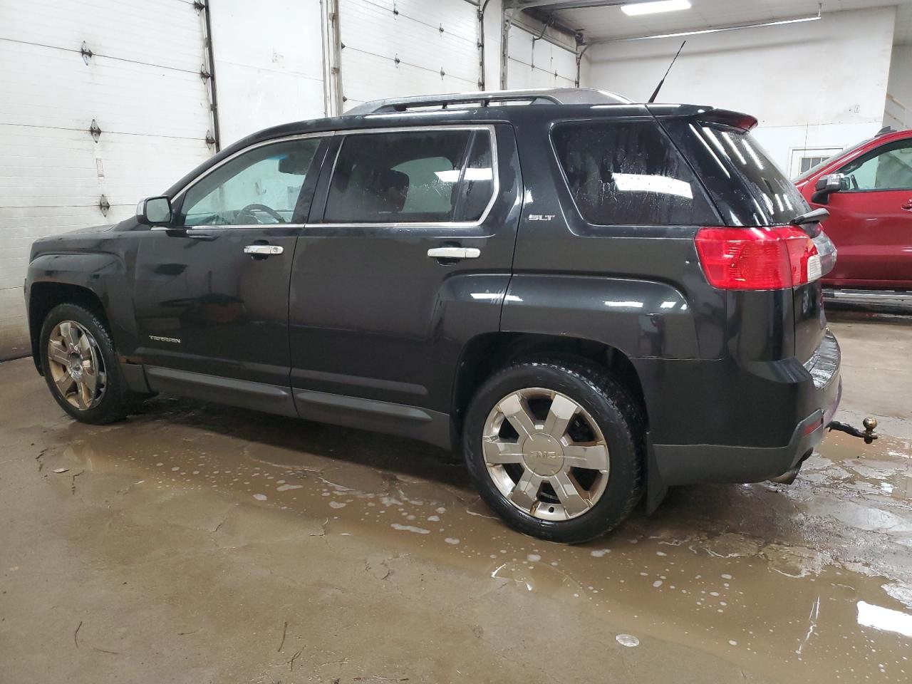 2010 GMC Terrain - Image 2