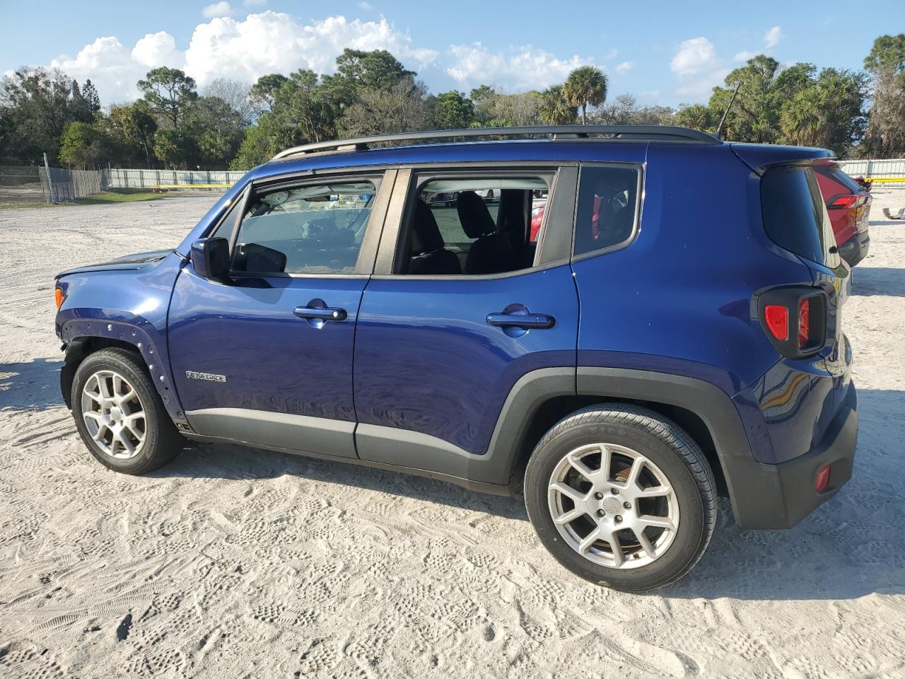 2021 Jeep Renegade - Image 2