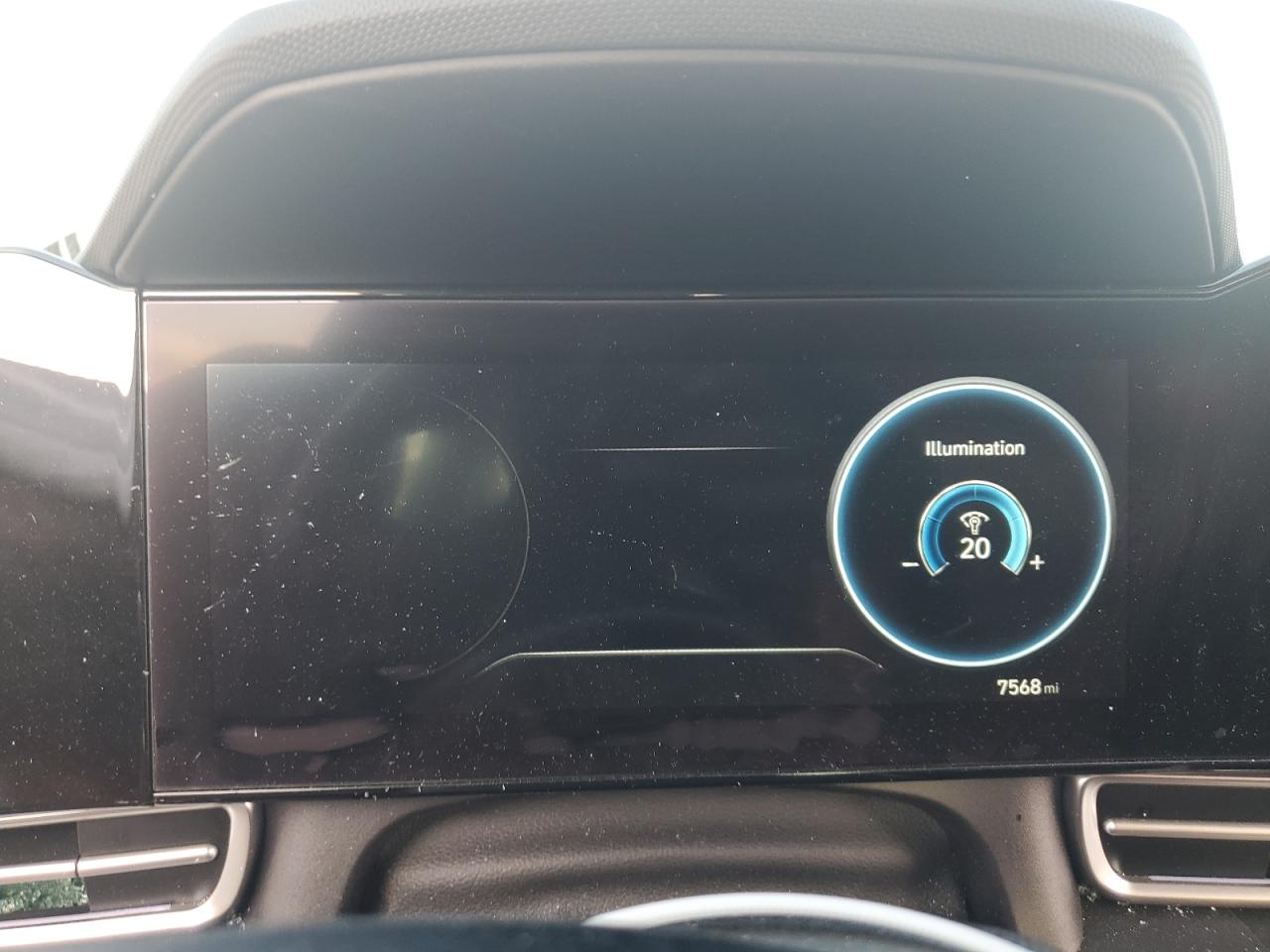 2022 Hyundai Elantra - Image 9