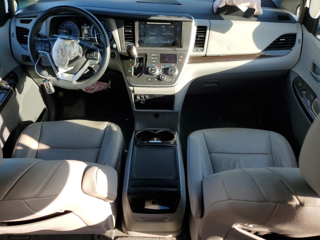 2015 Toyota Sienna - Image 8