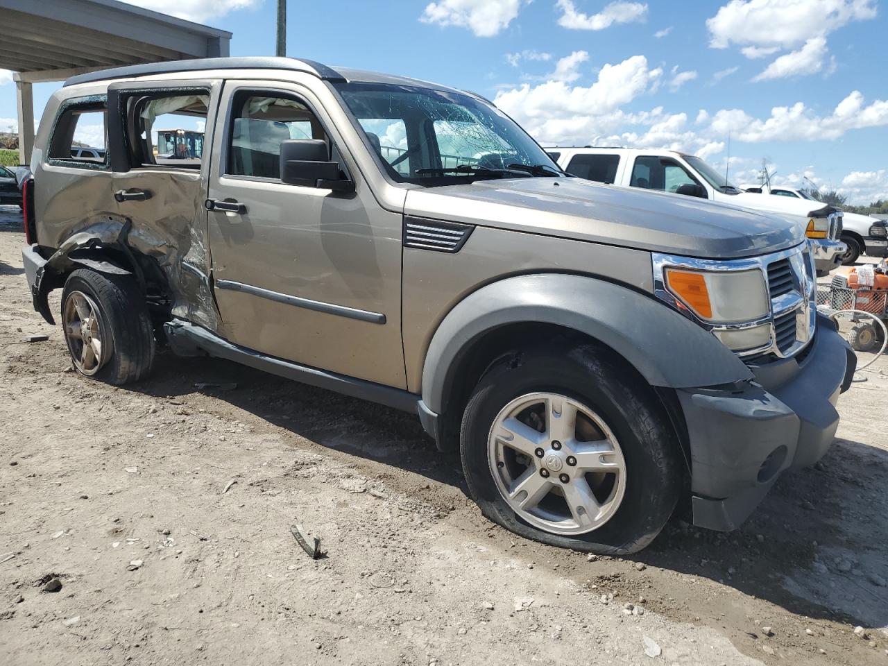 2007 Dodge Nitro - Image 4