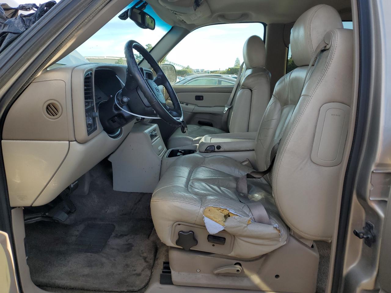 2001 Chevrolet Suburban - Image 7