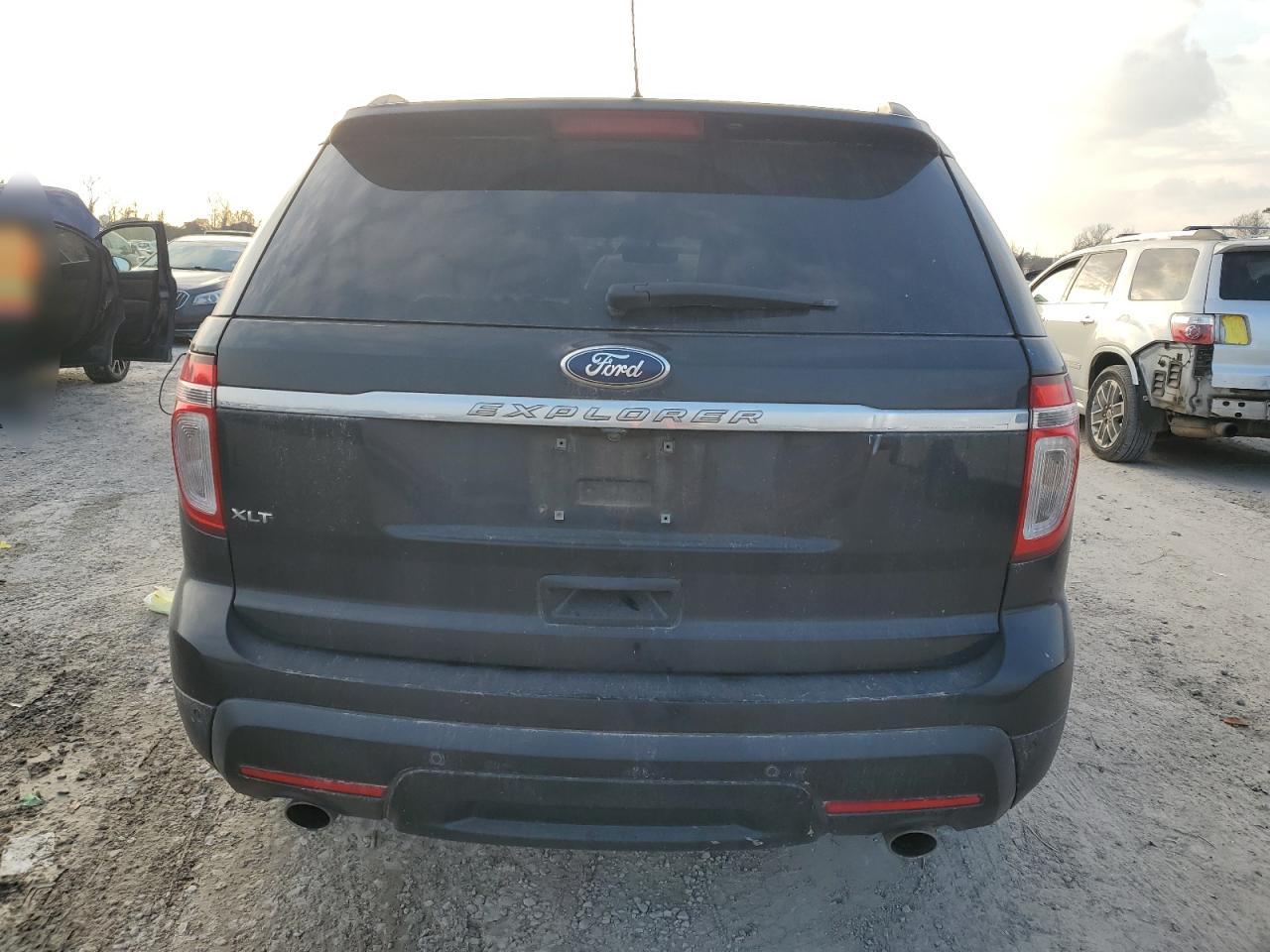 2011 Ford Explorer - Image 6