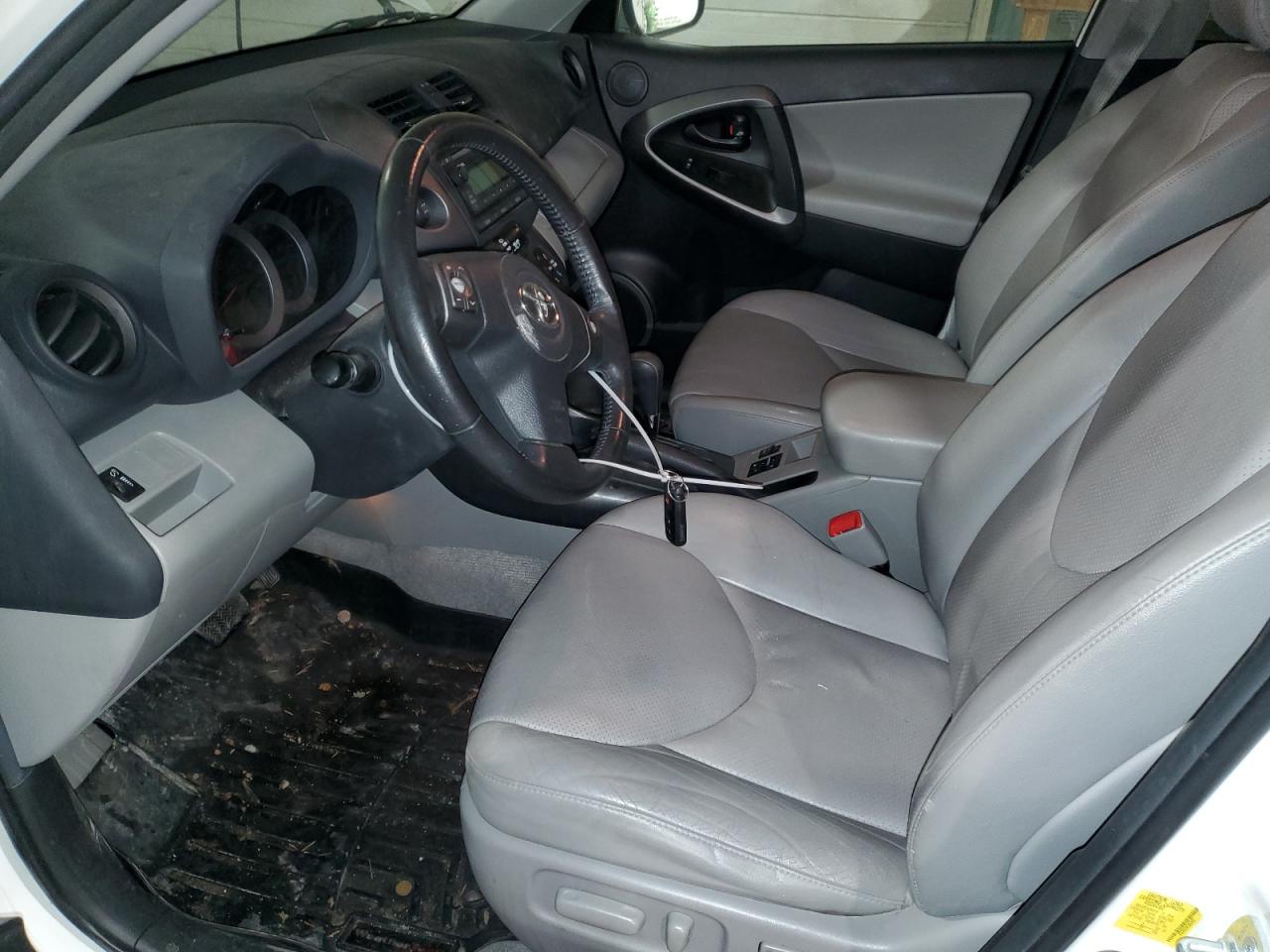 2012 Toyota RAV 4 - Image 7